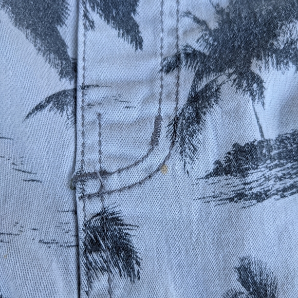 Brooklyn Cloth shorts tropical print cargo shorts. size medium - Picture 13 of 14